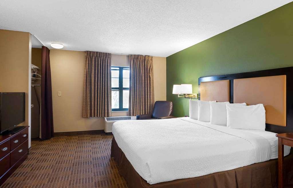 Extended Stay America Select Suites - Richmond - West End - I-64 Short Pump Room photo